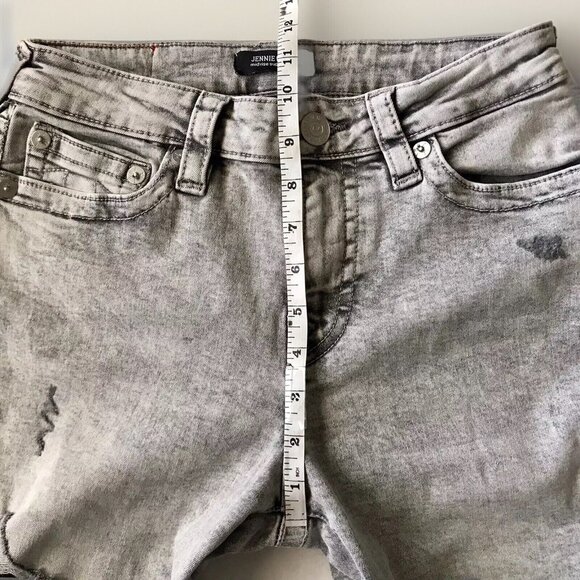 True Religion Jennie Curvy Mid Rise Super Skinny Raw Hem Size 29 Light‎ Gray - Picture 7 of 10